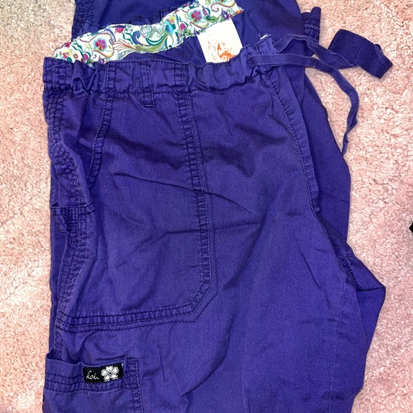 Koi L purple cargo straight leg scrub pants - Picture 2 of 2